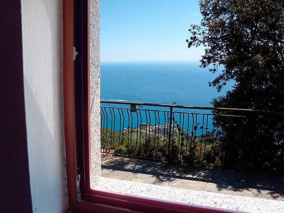 Nature&Sea Chalet Corniglia 0*,